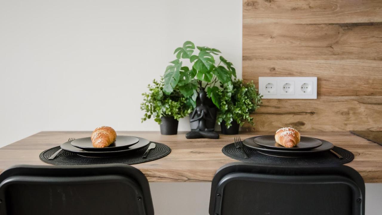 Stylish Apartment In Zverynas Vilnius Luaran gambar