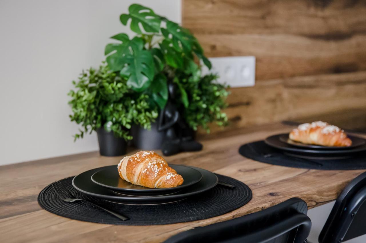 Stylish Apartment In Zverynas Vilnius Luaran gambar
